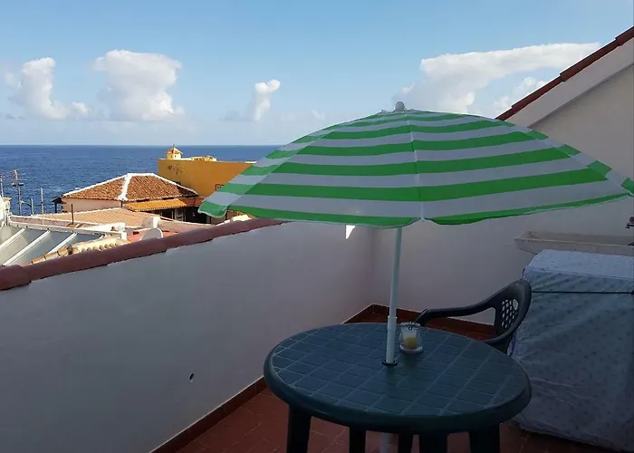 Atico Con Vistas Al Mar, *