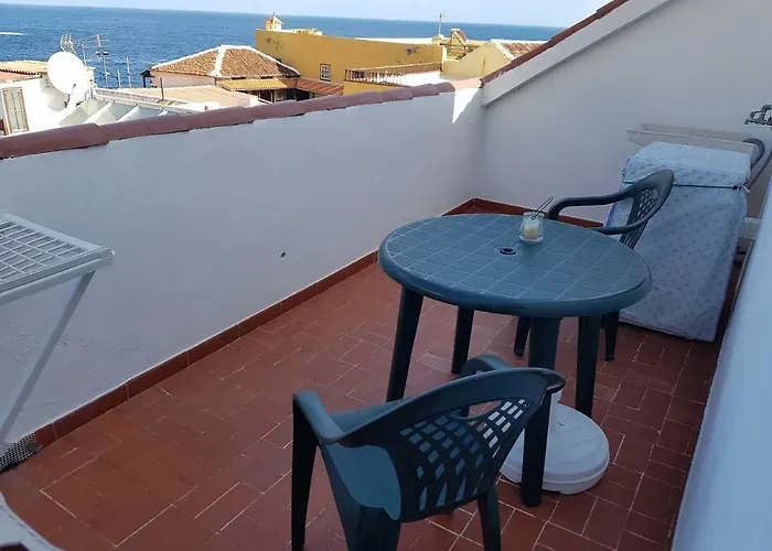 Atico Con Vistas Al Mar, *